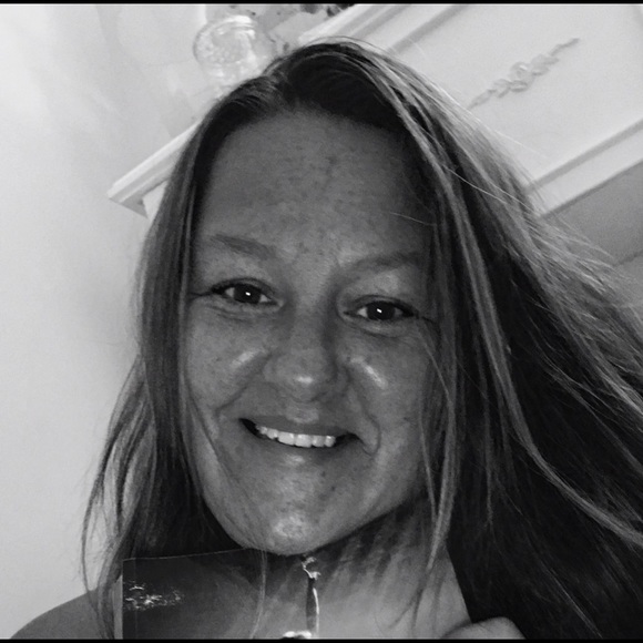 Meet your Posher, Amy - Picture 1 of 1